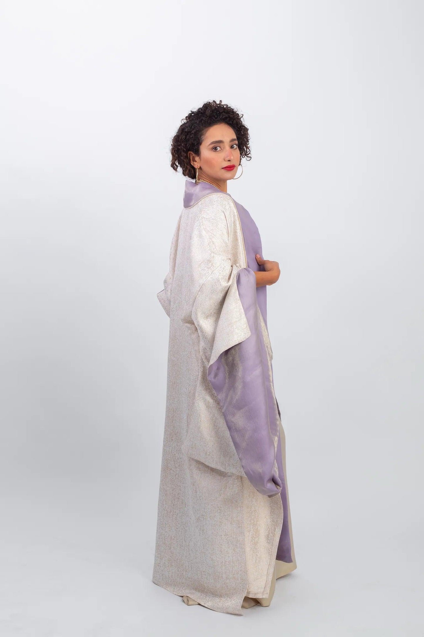 Classy kaftan in delightful colors with belt - Bisht Couture