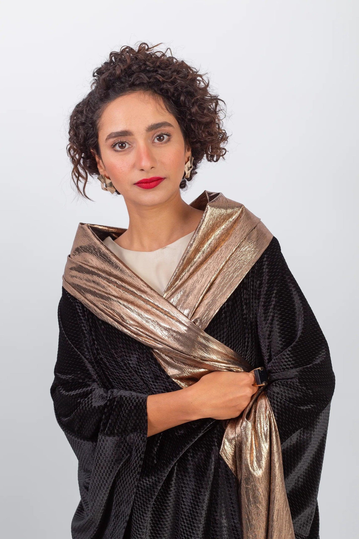Elegant chic black kaftan with gold highlight - Bisht Couture