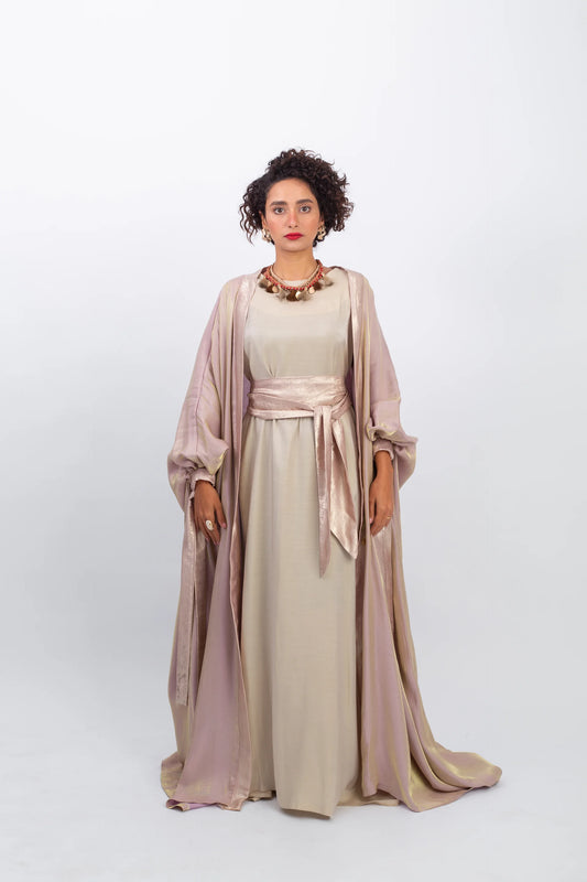 Simple feminine Abaya to embrace your femininity with belt