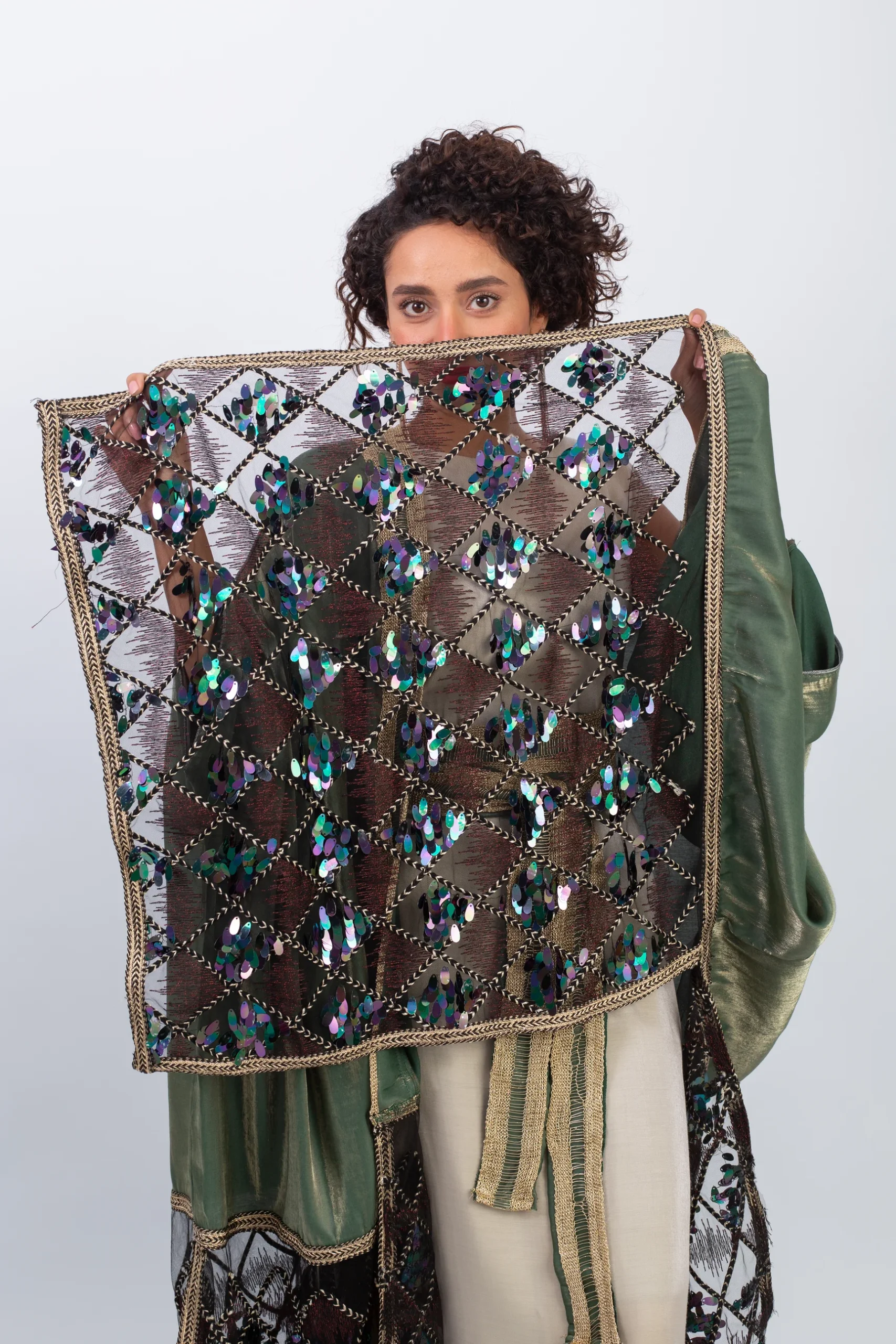 Elegant vibrant Bisht fills you with life 4 Elegant vibrant Bisht fills you with life - Image 4