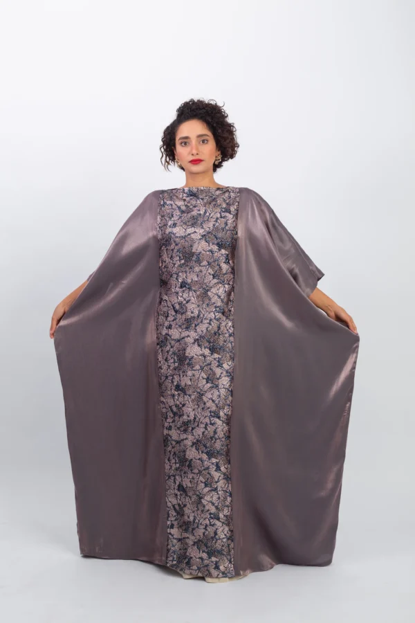 Rich comfortable dress in unique color from BISHT